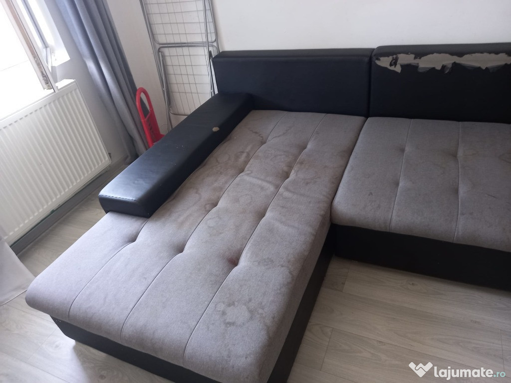 Tapiter execut lucrări la domiciliul clientului