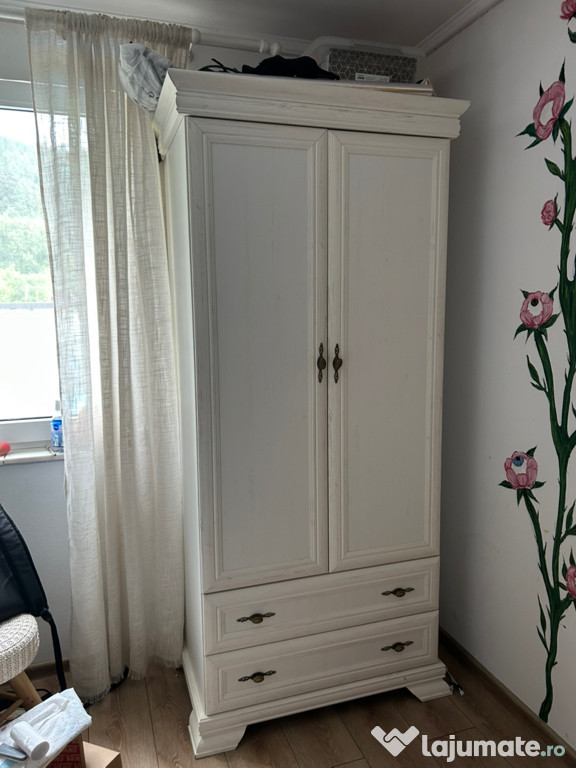 Dulap alb 1500 lei