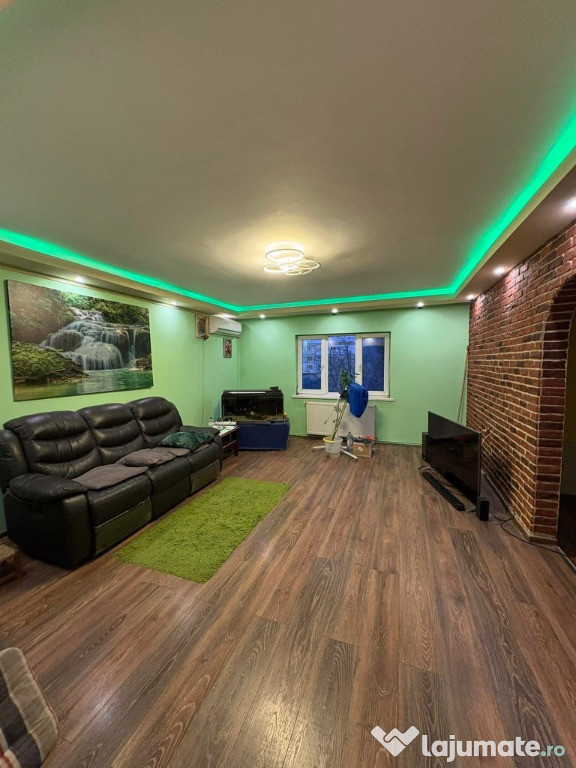 Vând apartament cu 4 camere IC Frimu