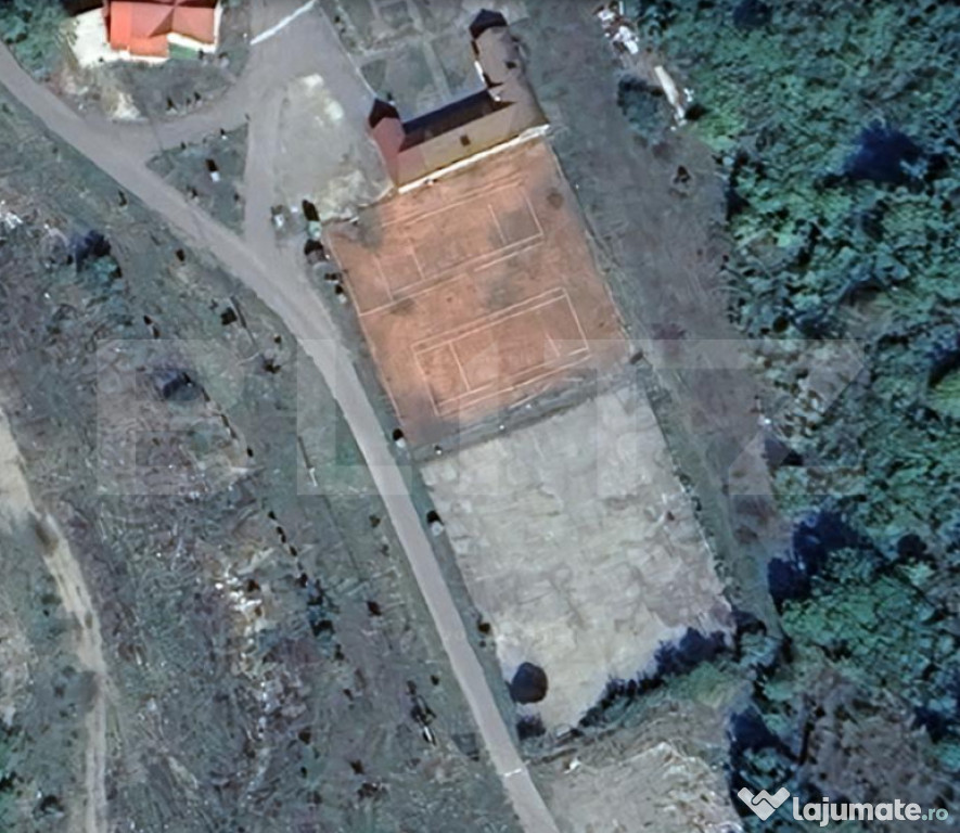 Teren de 5.800 mp cu utilități și construcții incluse -