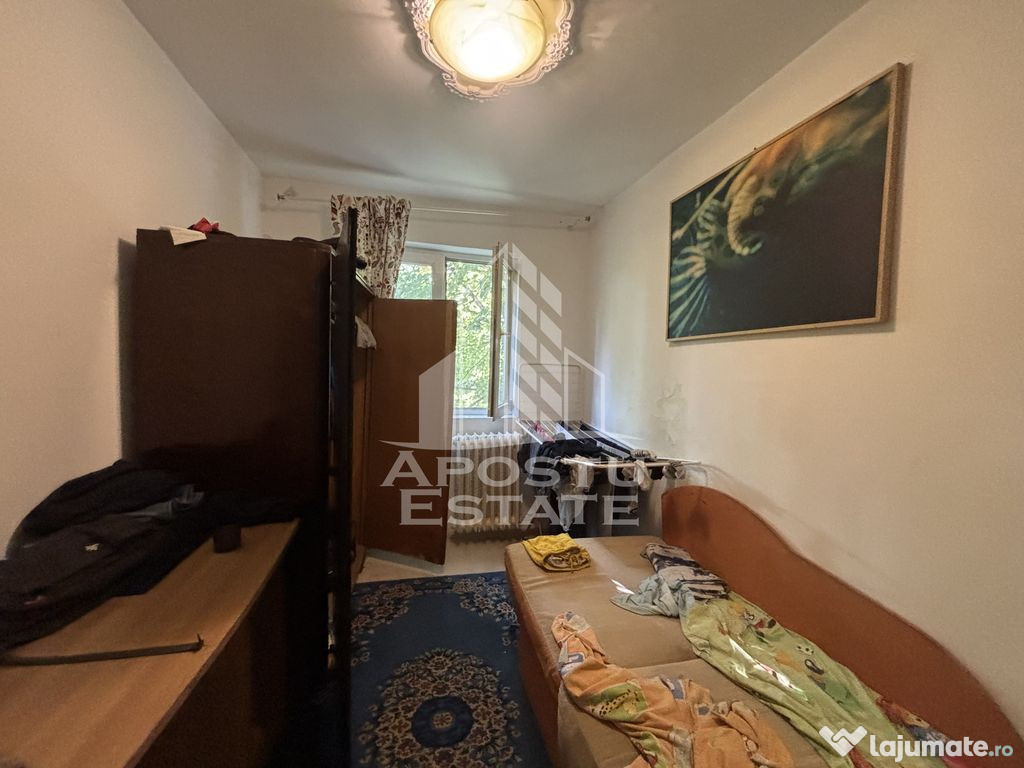 Apartament cu 3 camere in zona Sagului, etaj intermediar