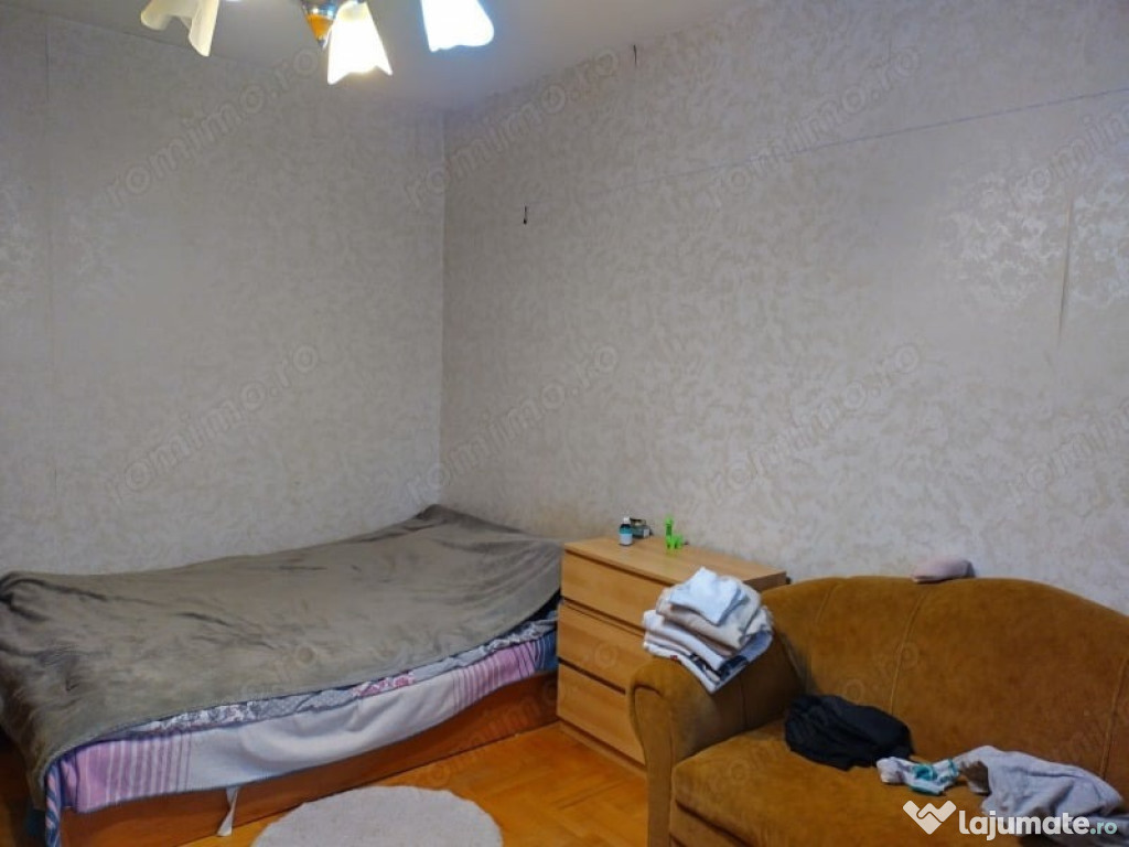1 camera in zona Lipovei