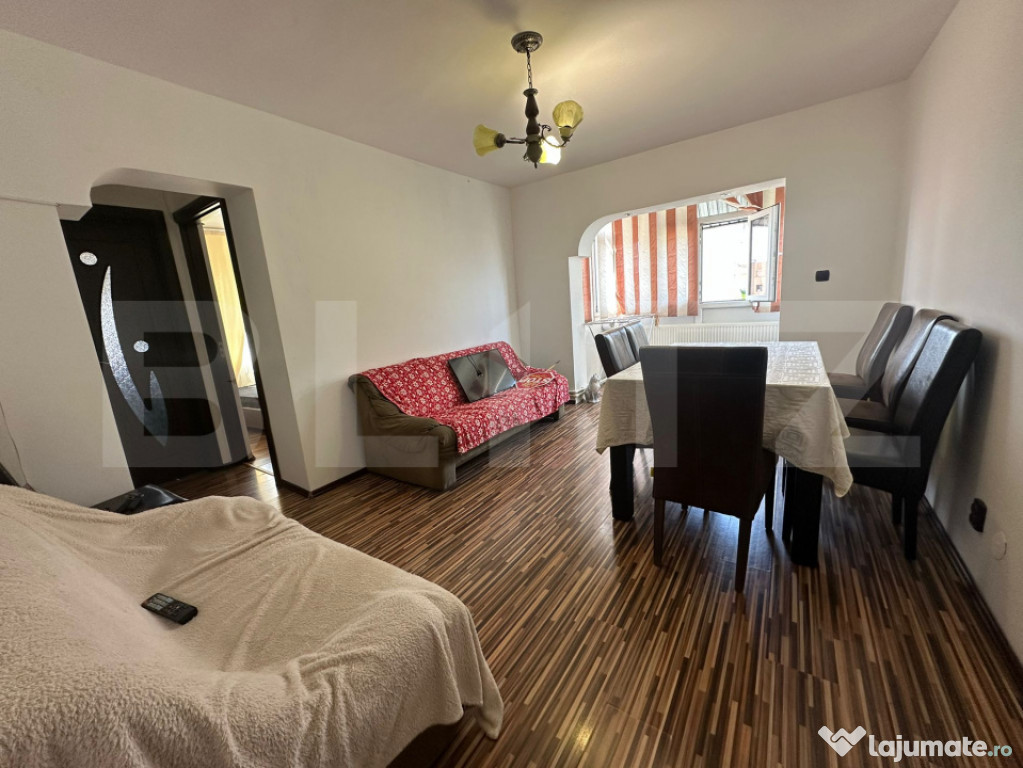 Apartament 3 camere, Zona Plopilor, 48 mp