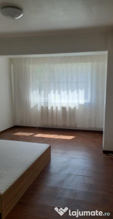Apartament de vanzare 70 mp