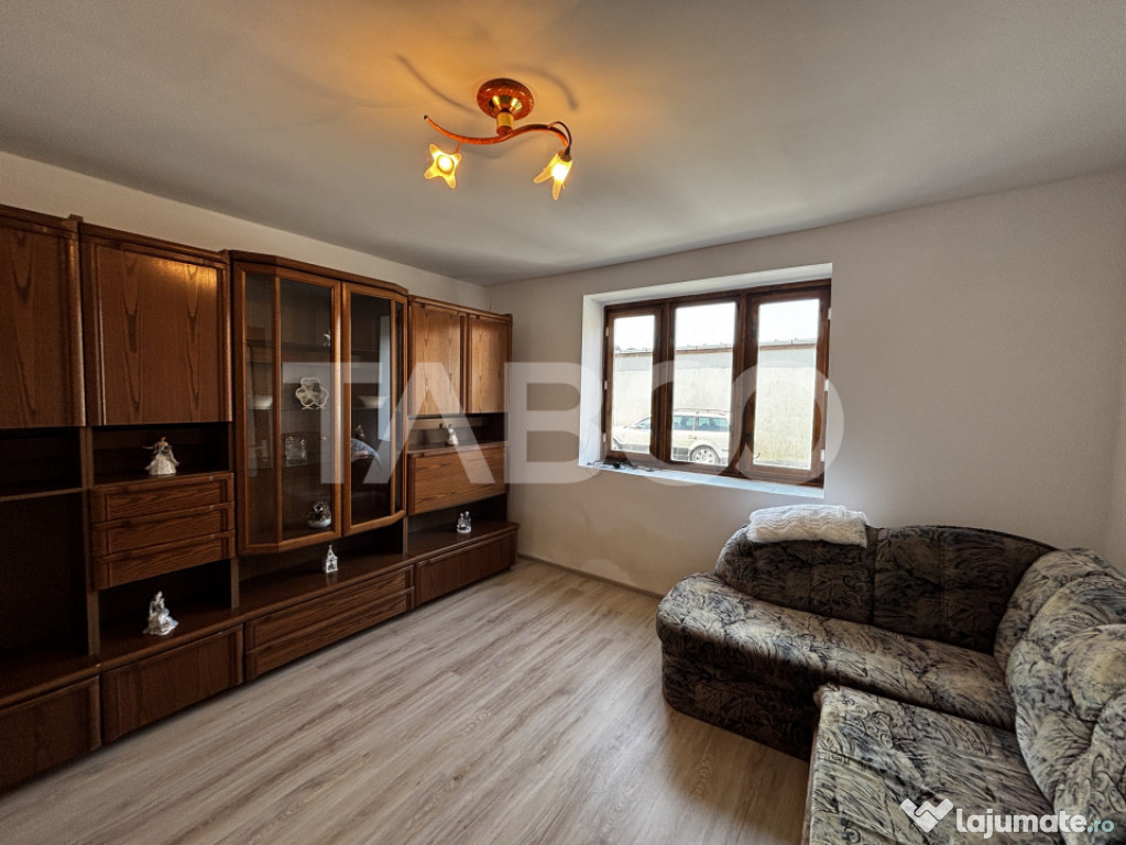 Casa individuala de vanzare renovata in 2024 Slimnic