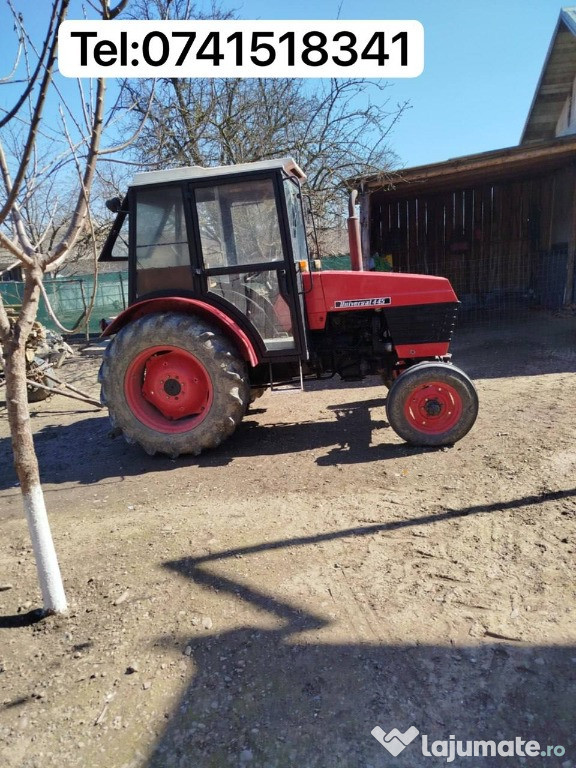 Tractor Universal U445
