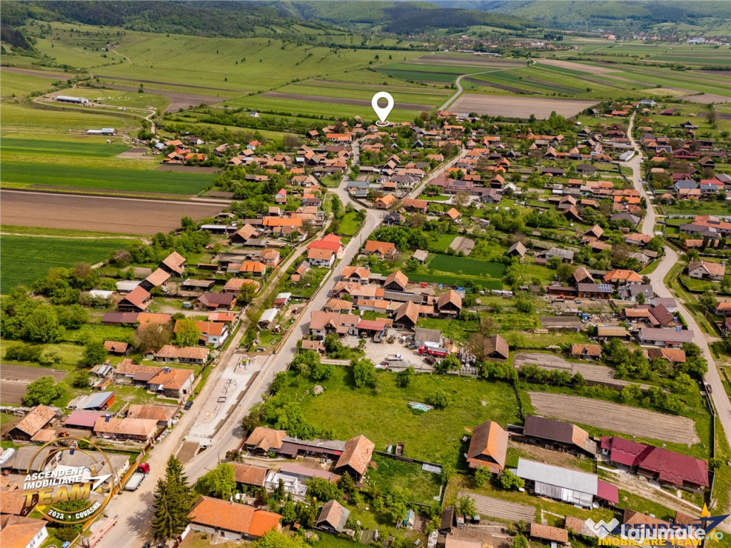 FILM! Pe 1.200mp teren, Rezidenta cu gradina inflorata,aproa