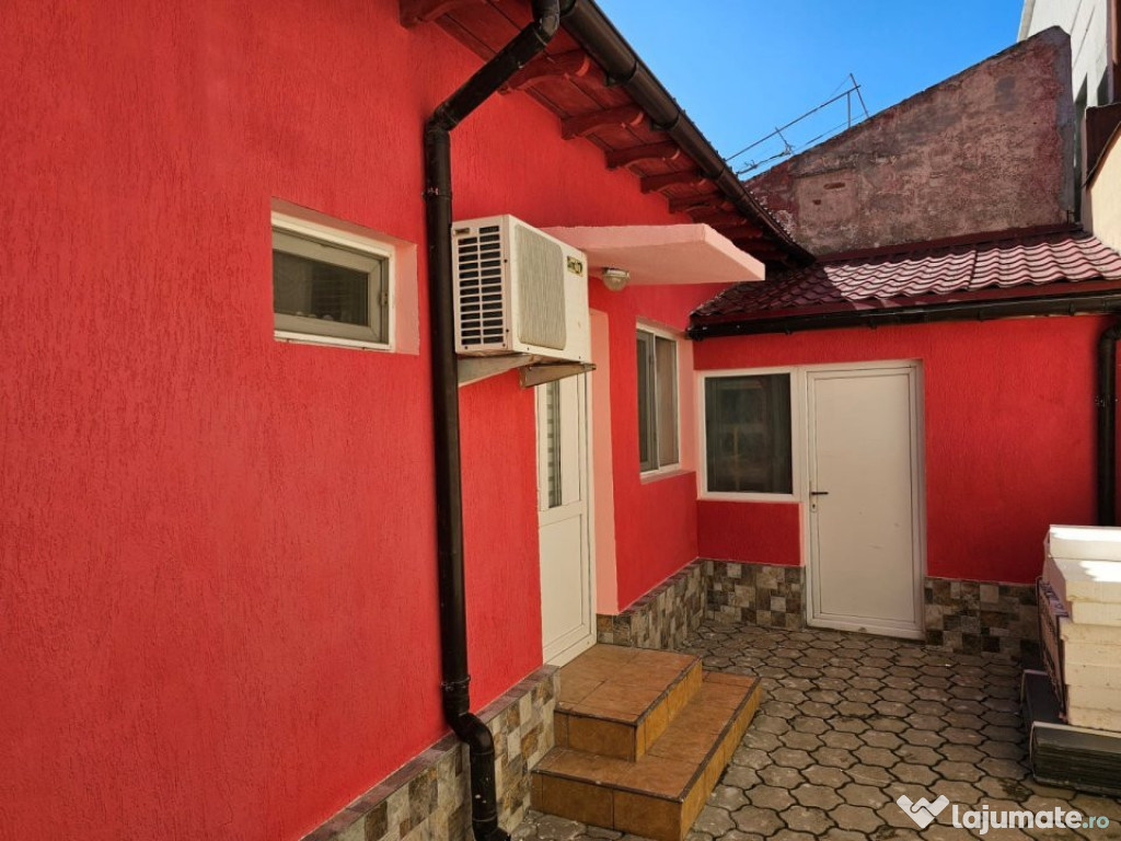 Casa 3 camere situată in zona Stadion