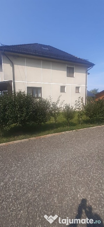 Sat Sasar, casa , 23 ari teren