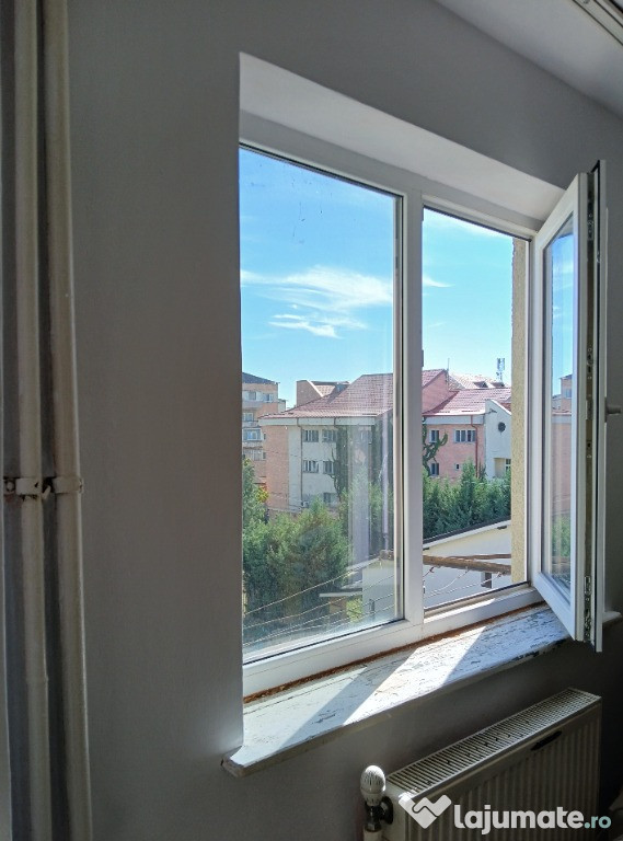 Direct proprietar. Vând apartament 2 camere, zona centru.