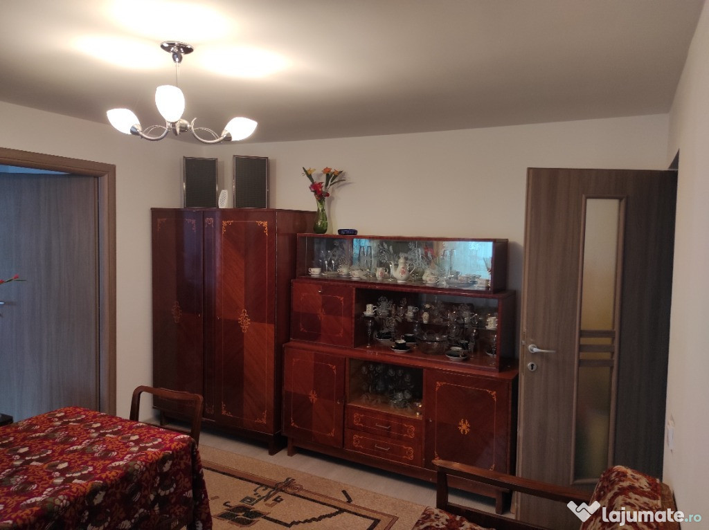 Vand apartament 2 camere, semidecomandat, 38 mp,parter, renovat recent