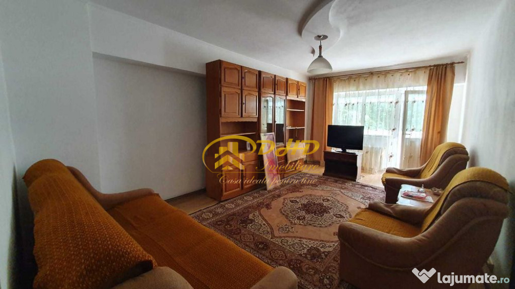 Apartament spatios, 2 camere, Decomandat, CUG