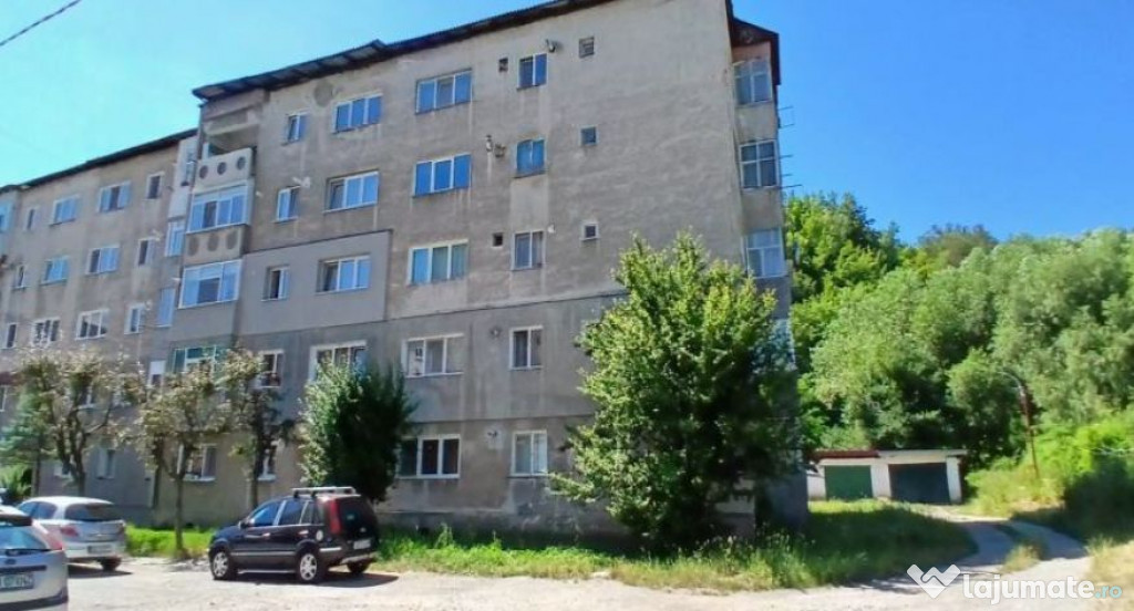 Cota de 3/16 din apartament 2 camere, Loc Lupeni, Jud Hun...