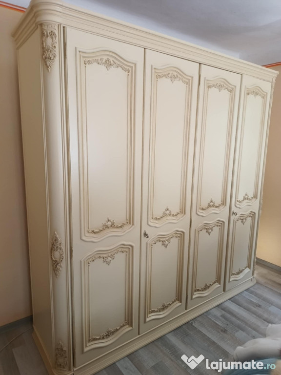 Dulap venețian în 4 uși recent adus din Italia model deoseb