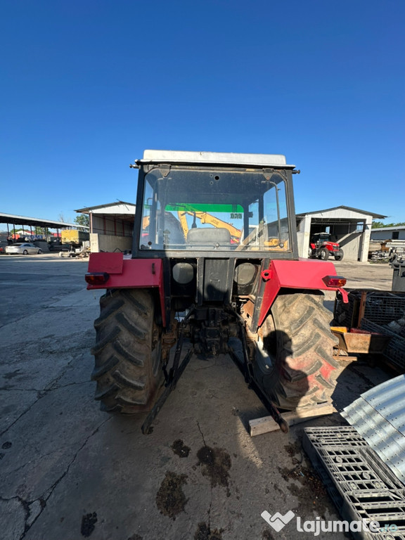 Tractor Universal 683
