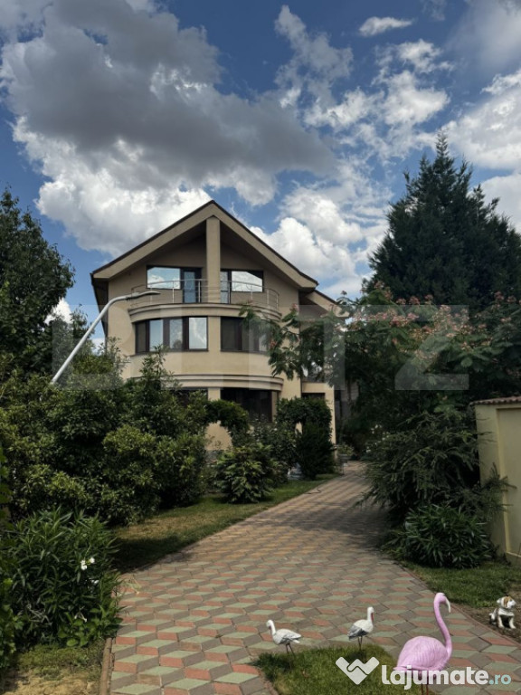 Casa S+P+2, teren 1200 mp, zona Lapus