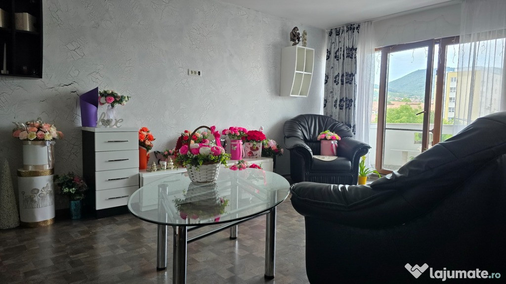 Apartament 4 camere in Deva, zona 22 Decembrie langa Spital