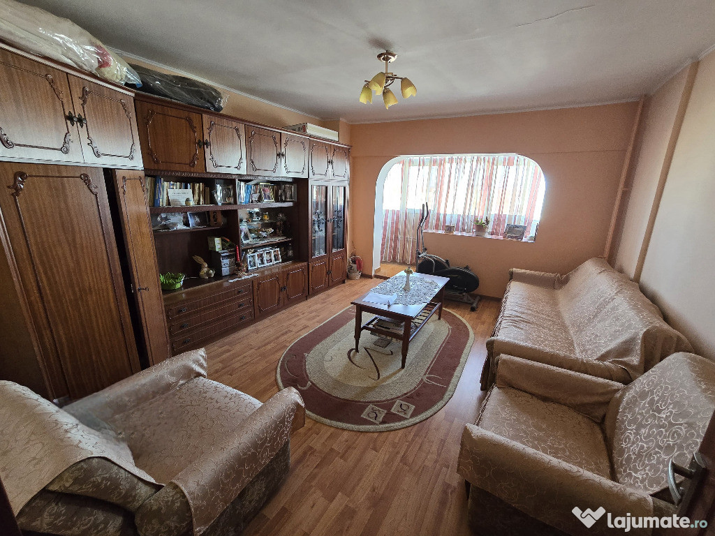Apartament 2 camere decomandat , central Alexandria
