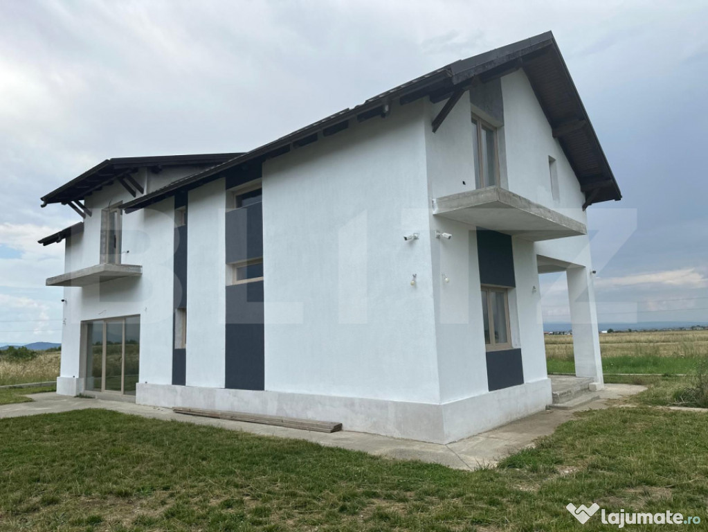 Casa noua spatioasa, 5 camere la 12 km de Brasov