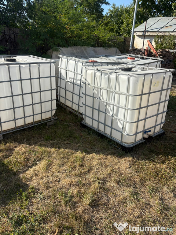 Cuburi din plastic la 1000l