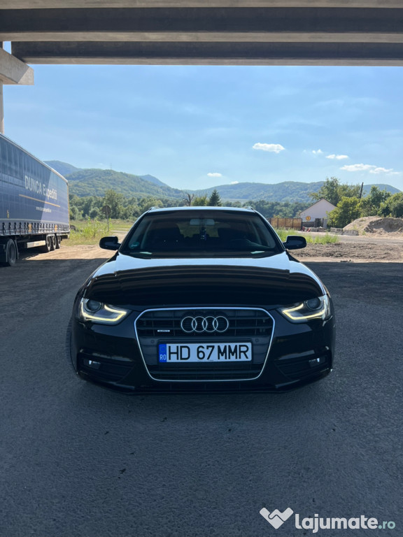 Vând Audi A4 Avant S-line facelift