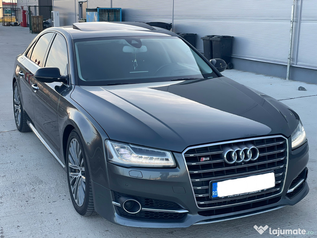 Audi S8 • 2015 •