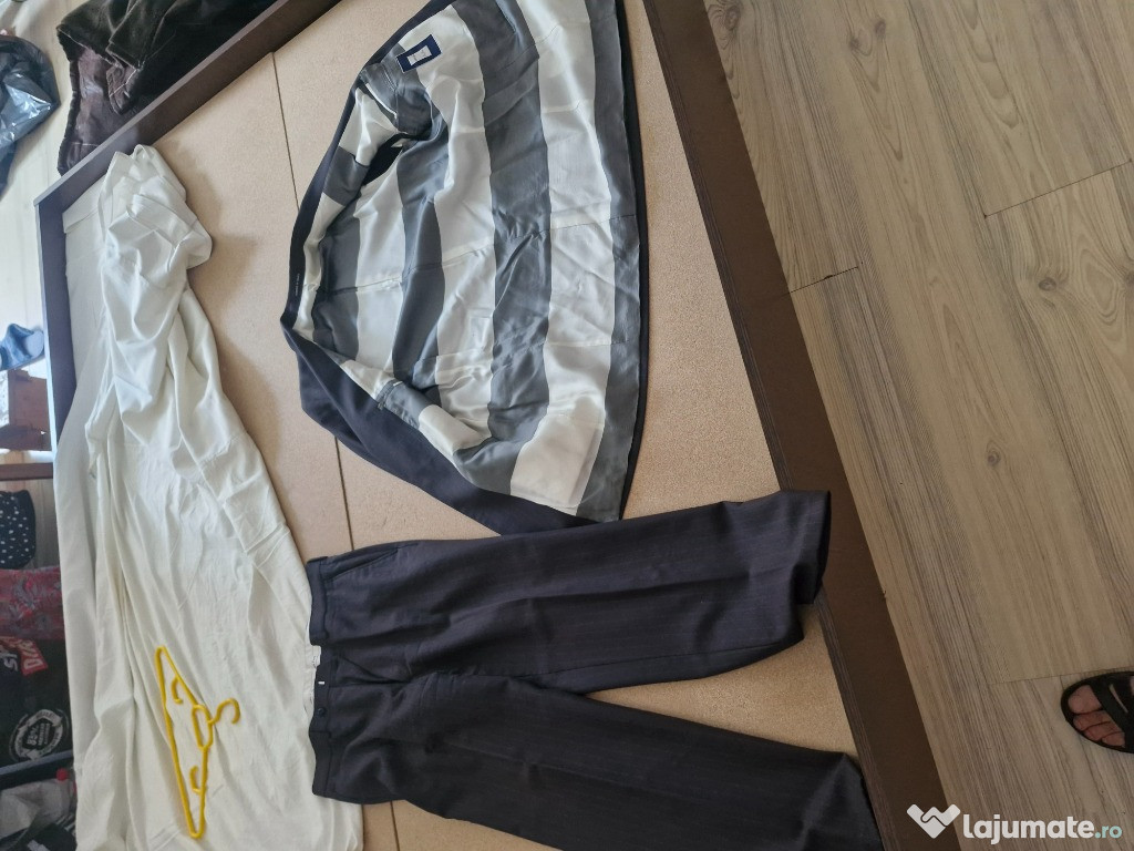 Vând Costum Nou Nepurtat Niciodata
