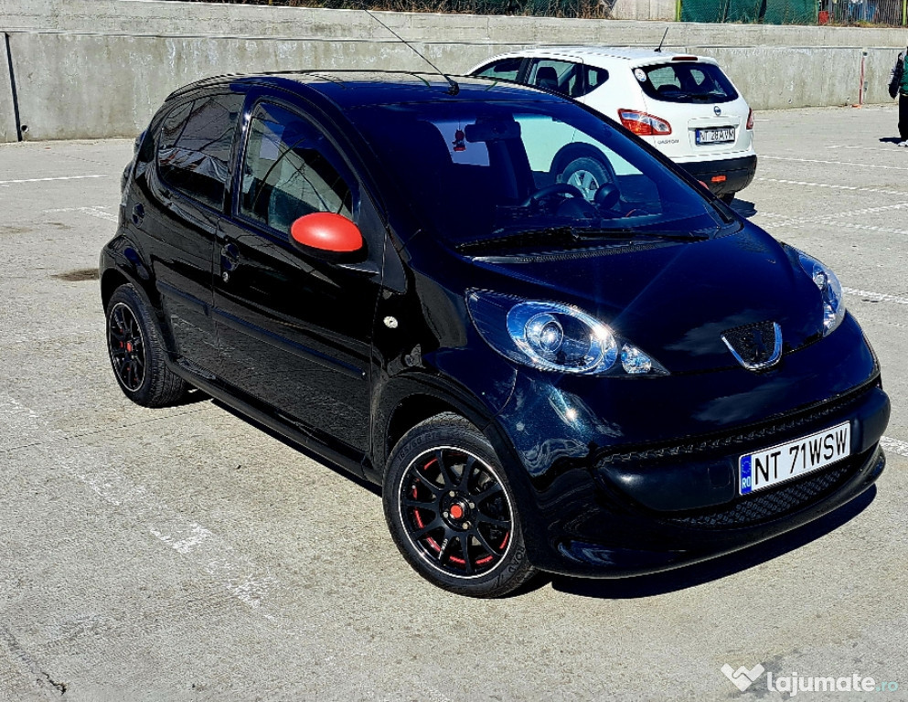 Vând Peugeot 107 Two