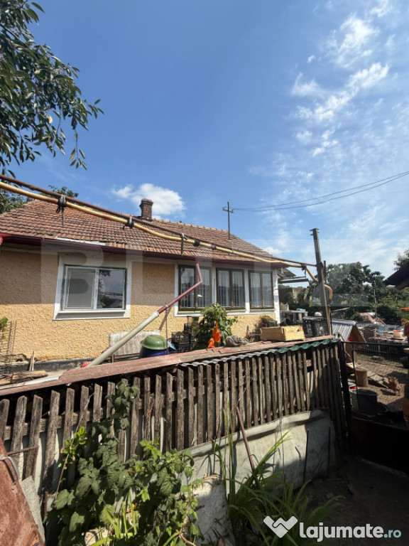 Casă + Teren 2150 mp , zona Burdujeni