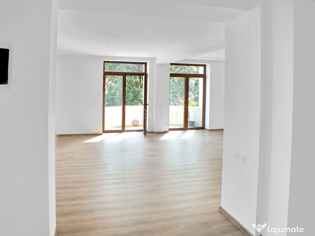 Spatiu birouri central