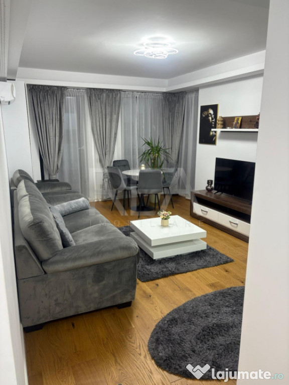 2 Camere | Alongside Unirii Fountains by Natrom