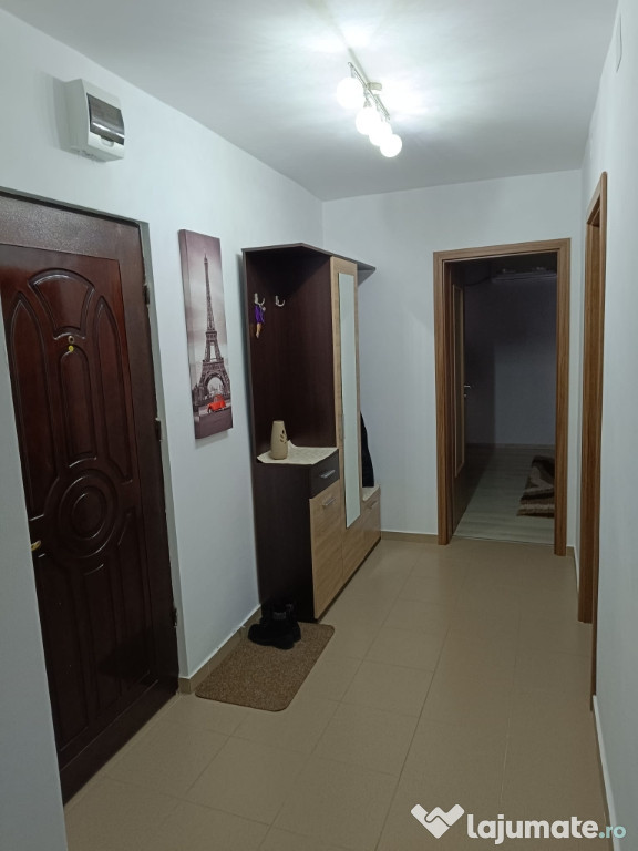 Inchiriez apartament 2 camere