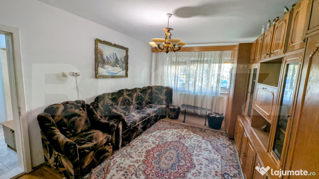 Apartament cu 2 camere, decomandat, zona Ampoi.