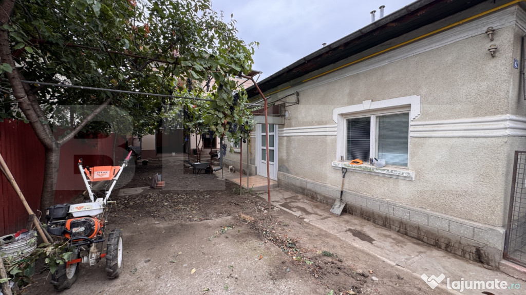 Casă P + E + M cu garaj și casă P, 247 mp utili, 292 mp t