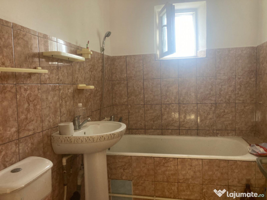59000€!Apartament 3 camere,70mp,dec,la 2 min de centru