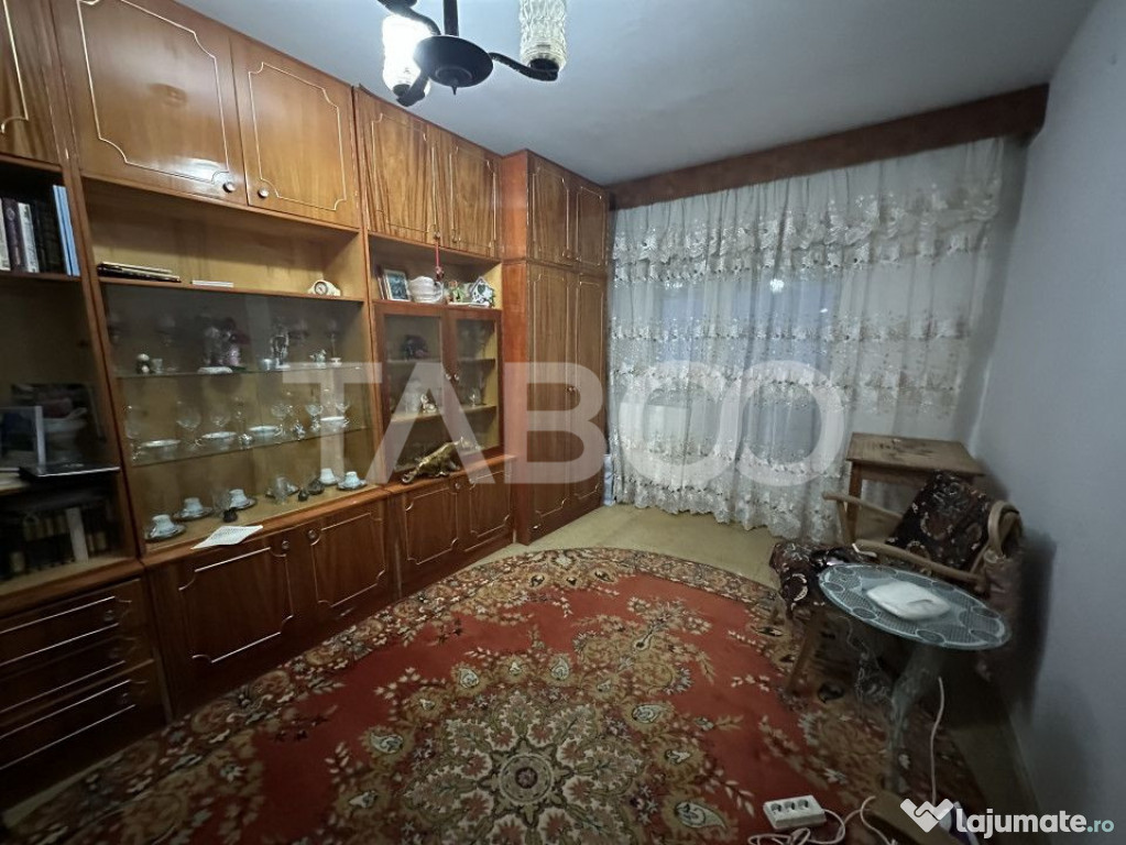 Apartament 2 camere + 2 balcoane zona Castanului 48 mp + 8 m