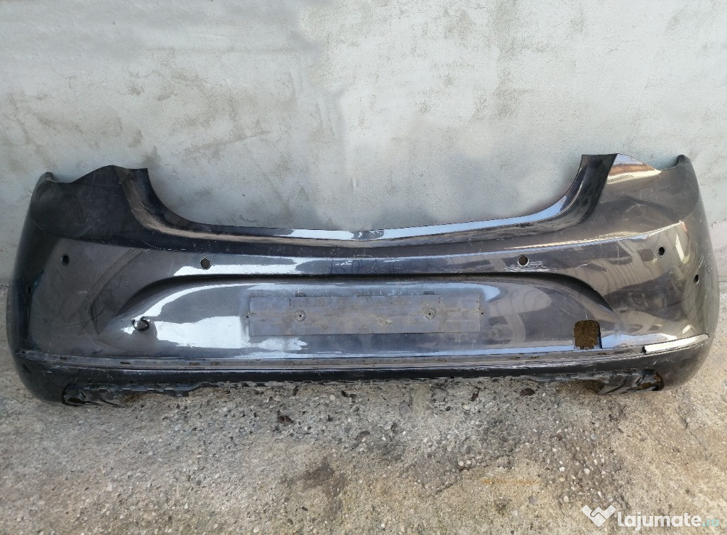 Bara Opel Astra J facelift spate
