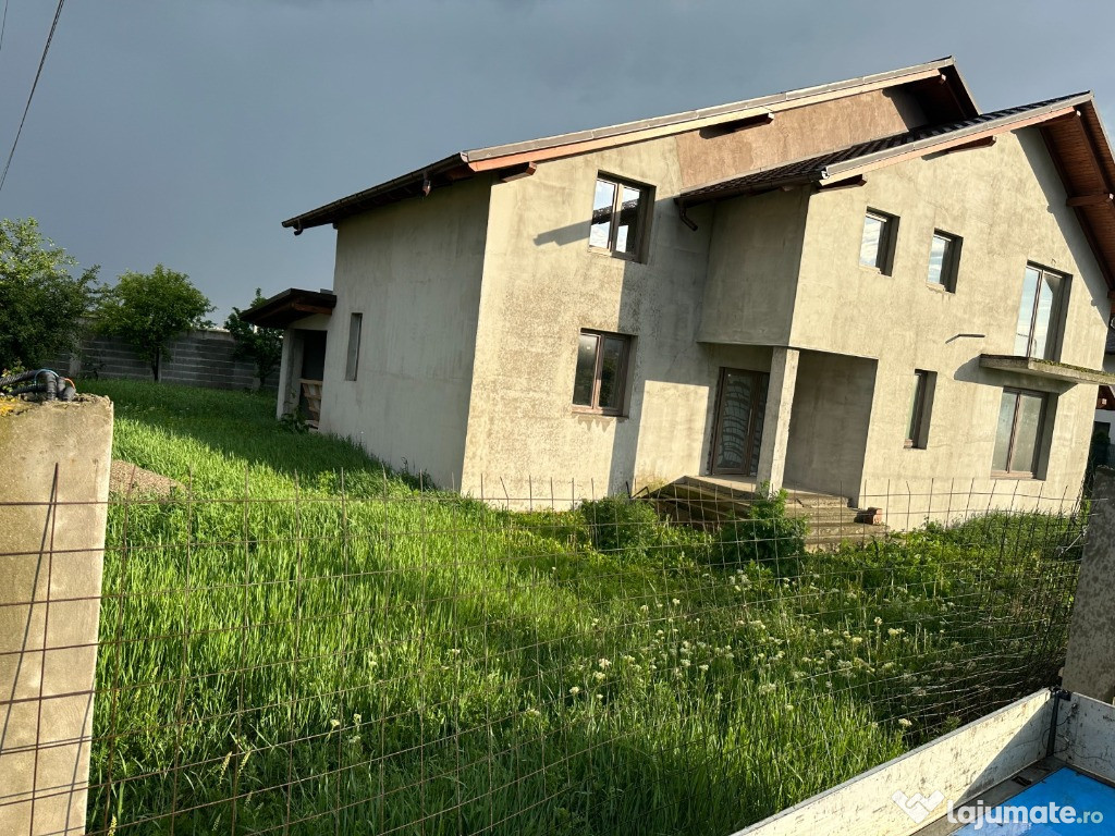 Proprietar vand casa la var, zona Lilieci, la 1km de popas Gheraiesti