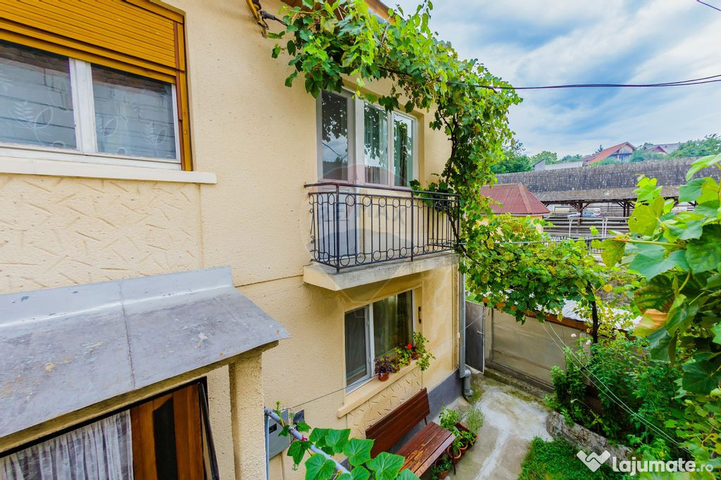 Casă de vanzare cu 3 camere Ultracentral Baia Sprie