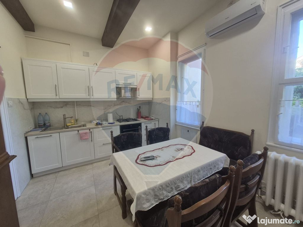 Apartament cu 3 camere pretabil si pentru birou