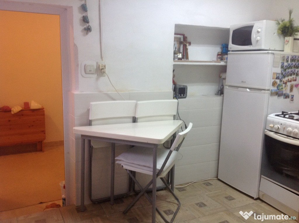 Apartament zona Mitropolie, 3 camere, in Vila