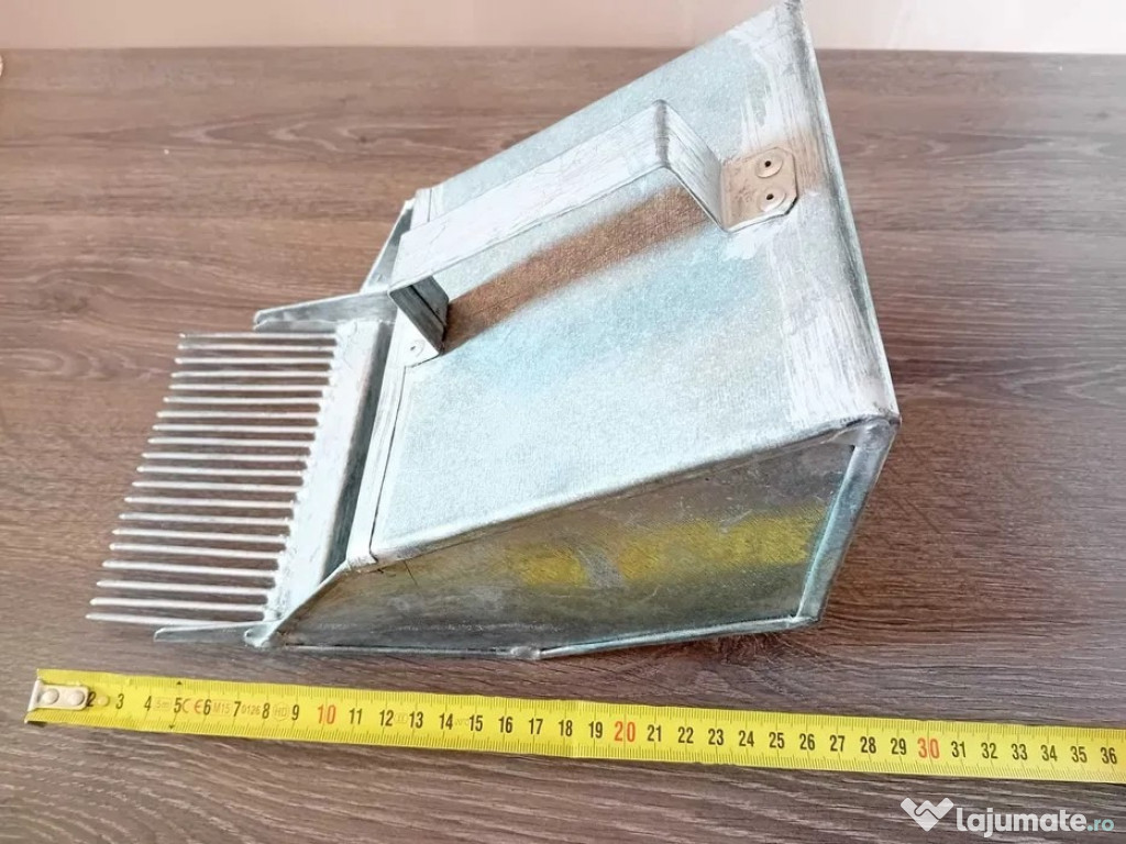 Piaptan pentru cules fructe de padure