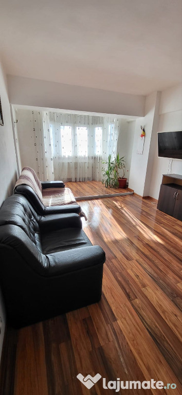 Inchiriez apartament central