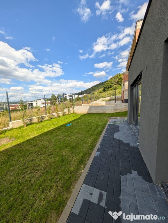Duplex cu demisol open-space, 280 mp teren, Florești