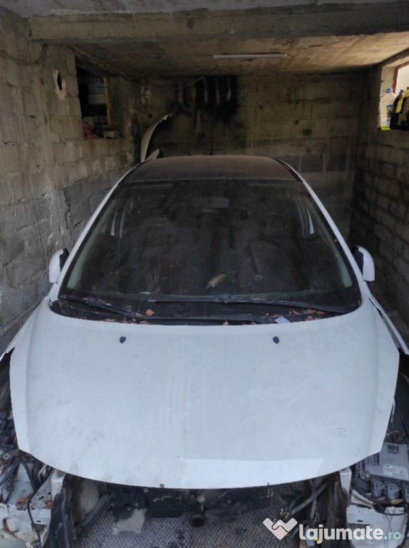 Dezmembrez Peugeot 207 1,6hdi