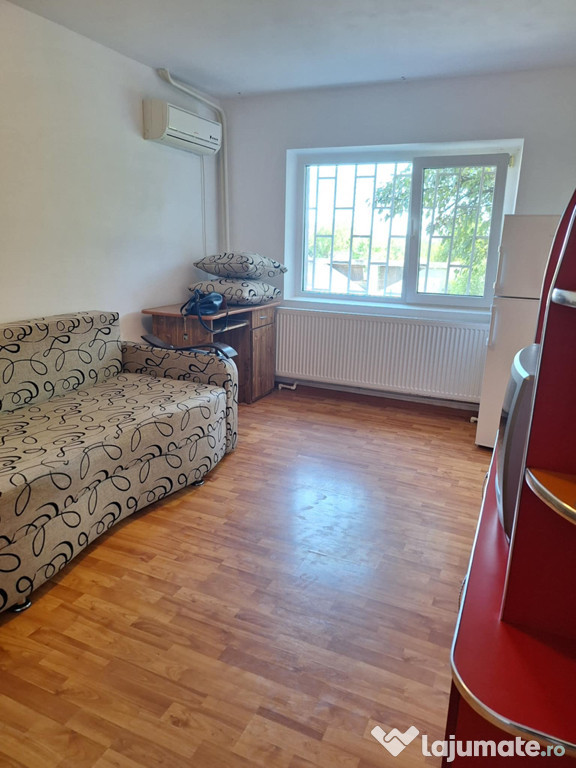 Garsonieră de închiriat