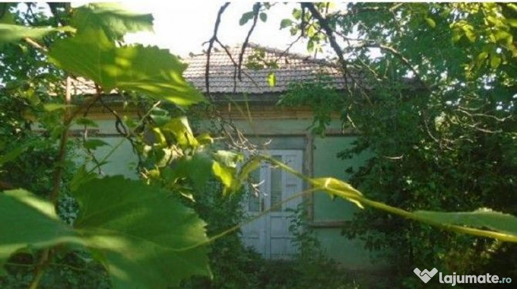 Casa si teren Straoane, cota parte 3/8. ID: R2715611