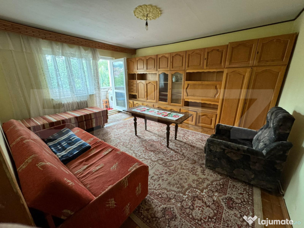 Apartament cu 4 camere, 2 bai si doua balcoane