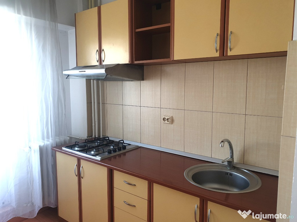 Garsoniera Nerva Traian stradal,spatioasa,apoape metrou Timpuri Noi