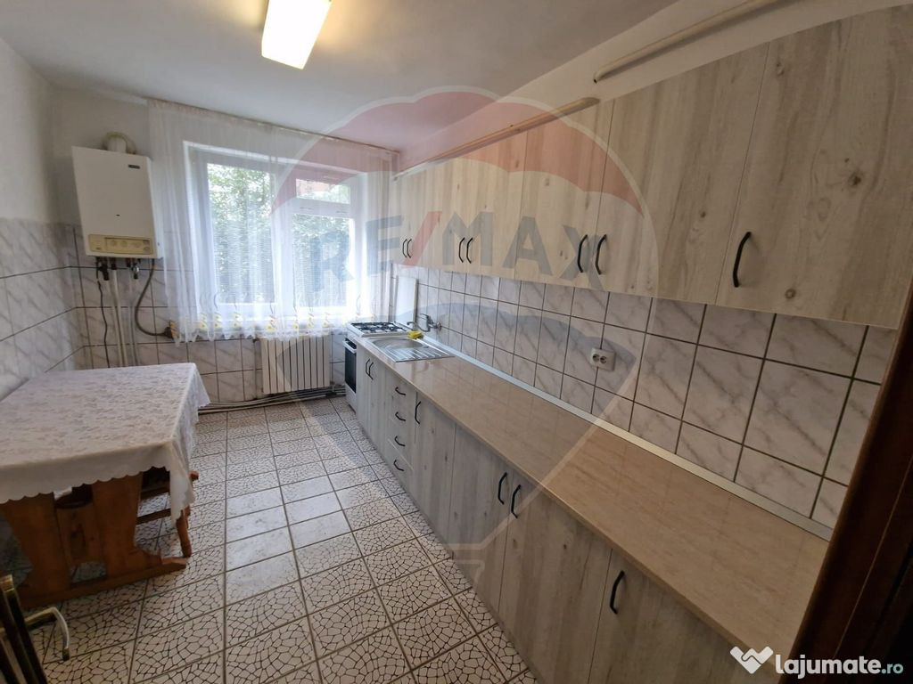 Apartament cu 2 camere de închiriat în zona 1 Mai